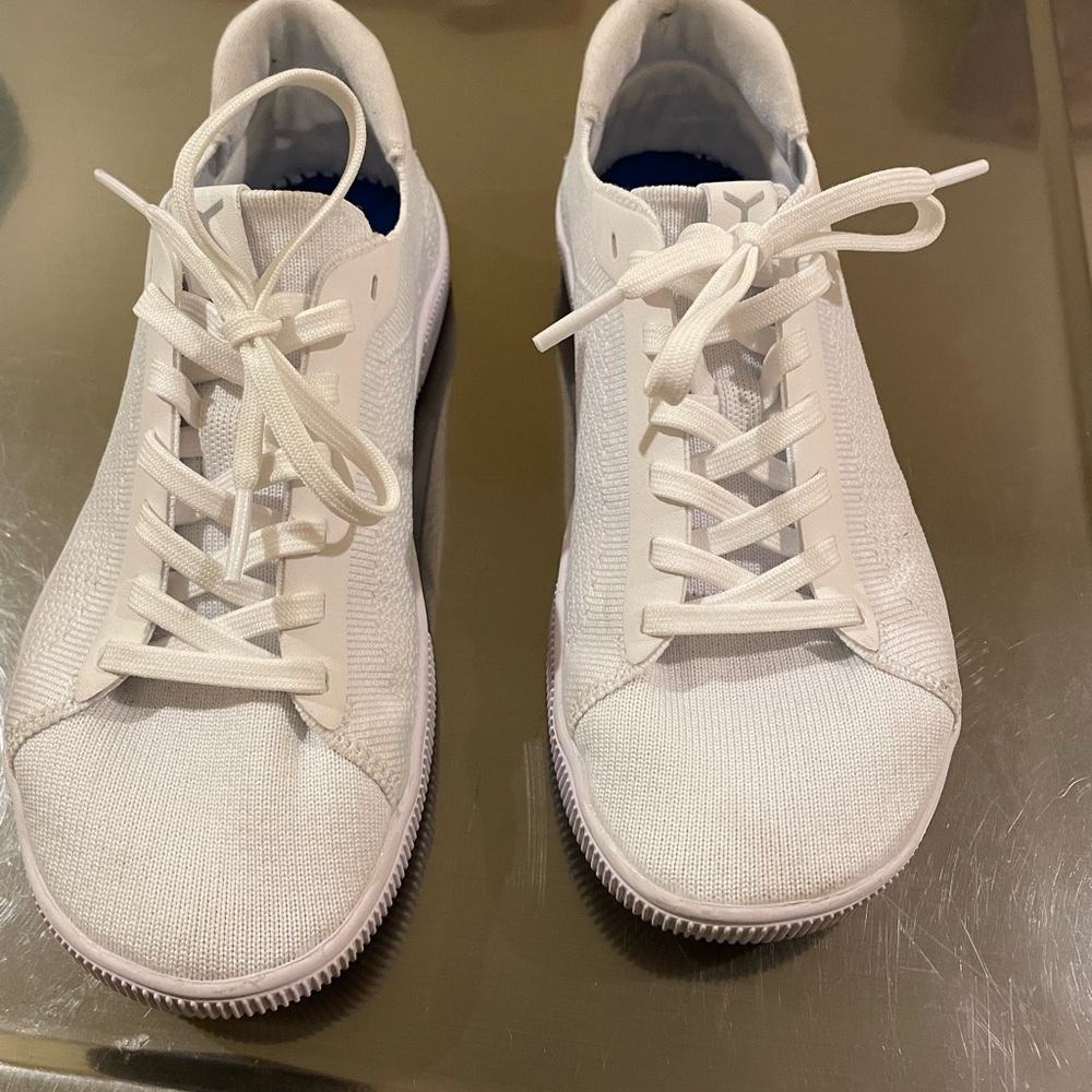 Flux Adapt Trainer minimal sneakers, size 6